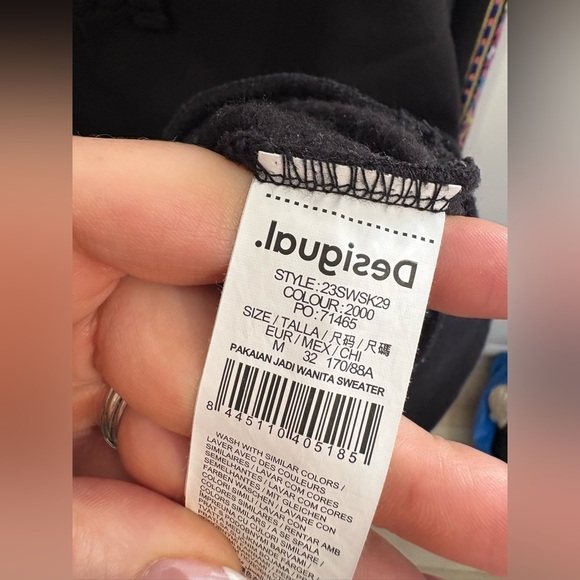 EUC- DESIGUAL- SWEET DAISYS HOODIE- Medium - Picture 6 of 8